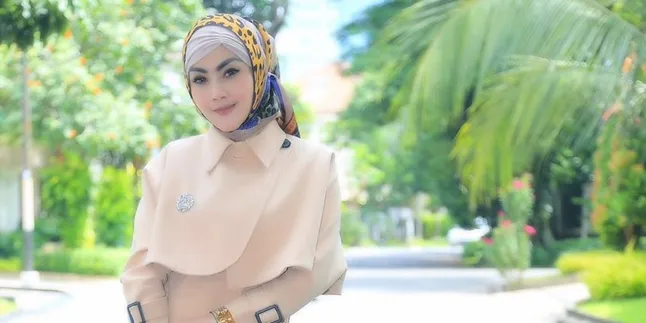 Dulu Kerap Tampil Seksi, Ini Alasan Ade Fitrie Putuskan Berhijab