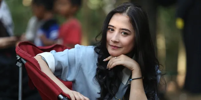 Dunia Artis Berubah, Prilly Latuconsina Kini Kalahkan Syahrini Dunia Artis Berubah, Prilly Latuconsina Kini Kalahkan Syahrini