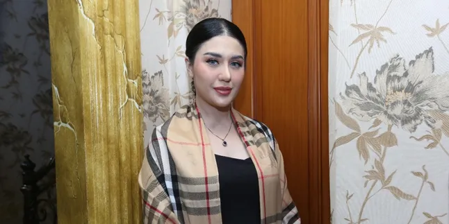 Duo Inem Pelayan Seksi Doris dan Jelita Callebaut Ungkap Rahasia Cantik Awet Muda