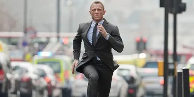 Duo Penulis Lima Film James Bond Memilih 'Pensiun'