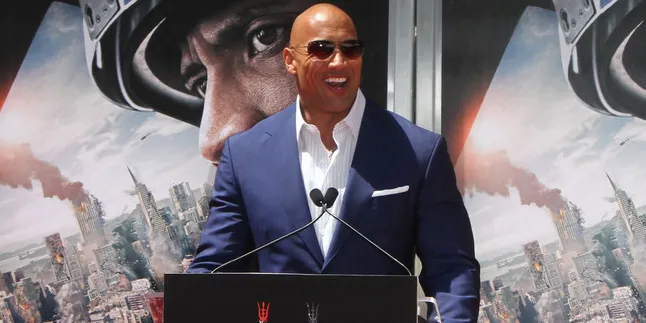 Dwayne Johnson, Dari Gulat Menuju Hollywood Dwayne Johnson, Dari Gulat Menuju Hollywood