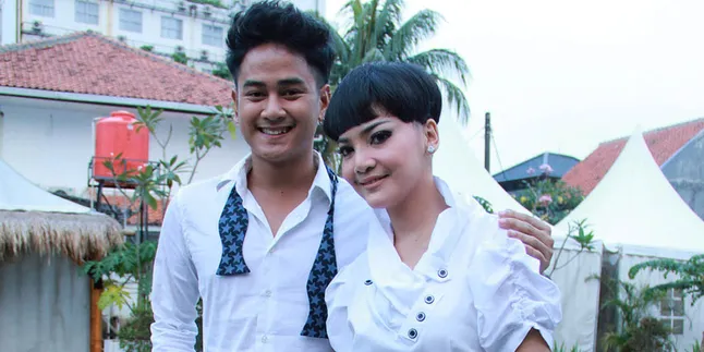 Dwi Andhika - Irma Dharmawangsa Menikah Dalam Waktu Dekat Dwi Andhika - Irma Dharmawangsa Menikah Dalam Waktu Dekat