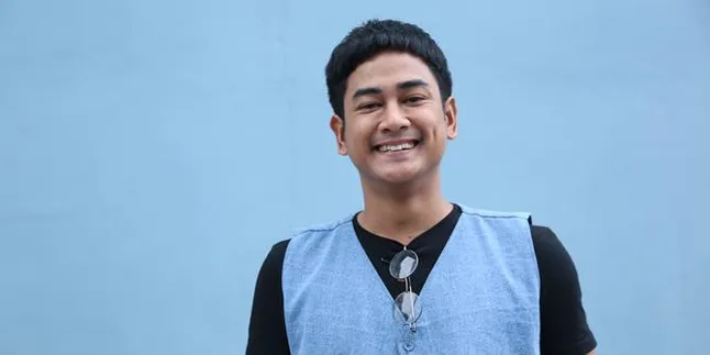Dwi Andhika Ungkap Pacar Pertamanya, Ternyata Artis Cantik Berhijab Ini
