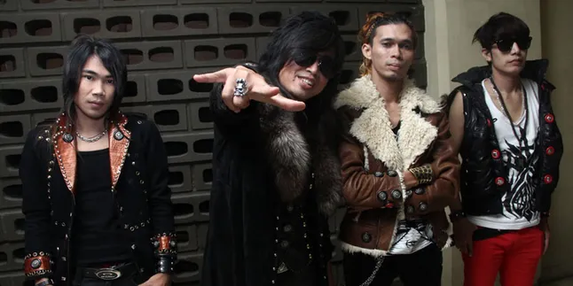 Dynamic Blues: Kolaborasi Dengan Pay dan Irang Kenapa Enggak?