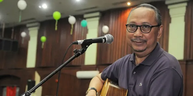 Ebiet G Ade Tak Pernah Mimpi Jadi Legend