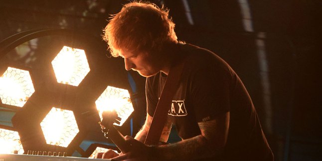 Ed Sheeran Bersaing Dengan Dirinya Sendiri di Chart Musik Inggris