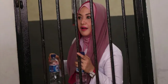 Edies Adelia Geram Dituding Menerima Aliran Dana Dari Suami Edies Adelia Geram Dituding Menerima Aliran Dana Dari Suami