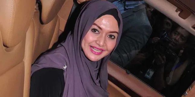 Edies Adelia Tak Hadiri Sidang Perdana Suami