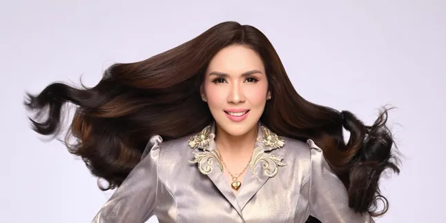 Eira Syazira Rilis Single Terbaru 'Bawang Merah Dan Bawang Putih', Terinspirasi Legenda Rakyat Indonesia Eira Syazira Rilis Single Terbaru 'Bawang Merah Dan Bawang Putih', Terinspirasi Legenda Rakyat Indonesia