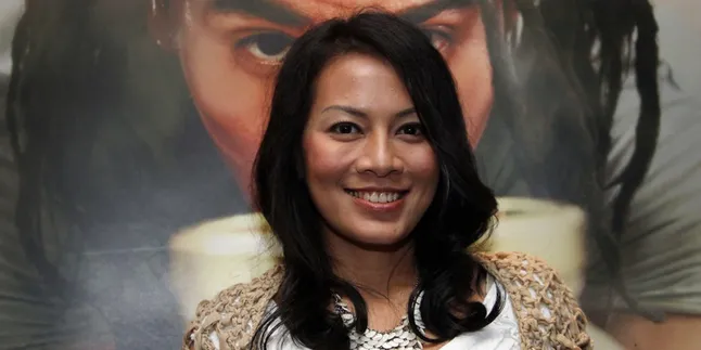 [Eksklusif] Cerita Dee Saat Lepas Hak Adaptasi 'SUPERNOVA'