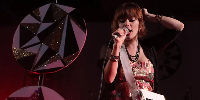 [Eksklusif] Lenka: Album Shadow Adalah Refleksi Hidupku