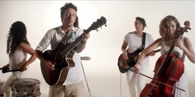 [Eksklusif] Simak Klip Trilogi Terbaru Jason Mraz di Sini!