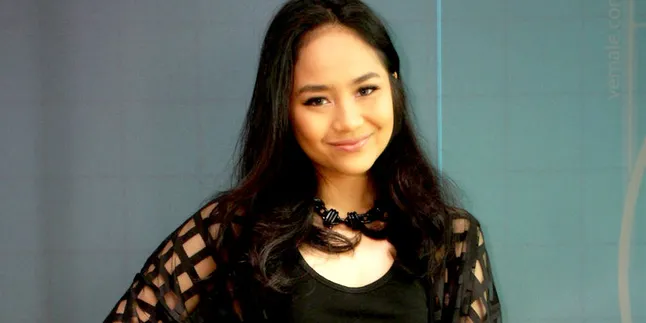 [Eksklusif] Tiba di Indonesia, Gita Gutawa Langsung Makan Seafood