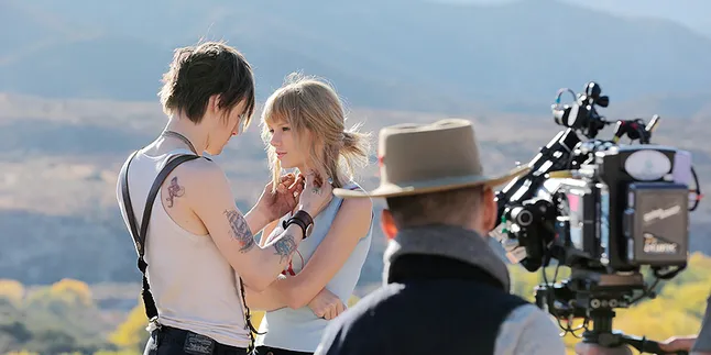 [Eksklusif] Webisode I: I Knew You Were Trouble - Taylor Swift