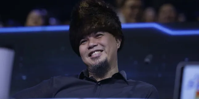 El Rumi Ramai Dijodohkan Dengan Fuji, Ahmad Dhani: Saya Nggak Kenal dan Nggak Tahu Fuji El Rumi Ramai Dijodohkan Dengan Fuji, Ahmad Dhani: Saya Nggak Kenal dan Nggak Tahu Fuji