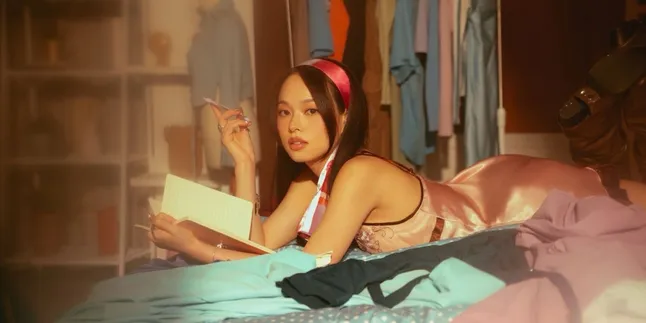 Elisha Danielle, Musisi Muda Singapura yang Pilih Indonesia untuk Debut Internasionalnya Elisha Danielle, Musisi Muda Singapura yang Pilih Indonesia untuk Debut Internasionalnya