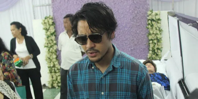 Ello Ingin Ikuti Jejak Keramahan Sang Bunda Ello Ingin Ikuti Jejak Keramahan Sang Bunda