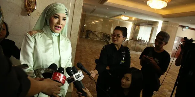 Elma Theana Bicara Soal Persiapan Puasa dan Perceraian Elma Theana Bicara Soal Persiapan Puasa dan Perceraian