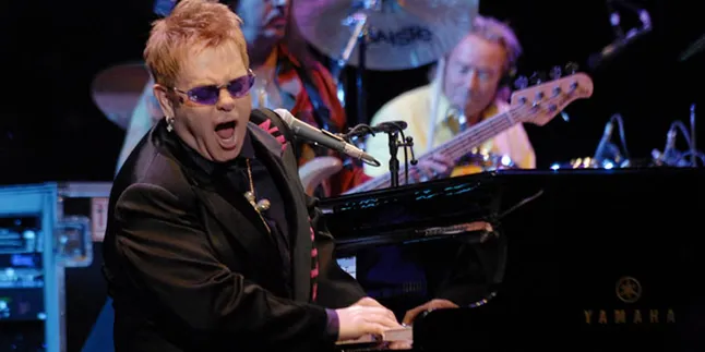Elton John Sesalkan Karir Lindsay Lohan Lewat Salah Satu Lagunya