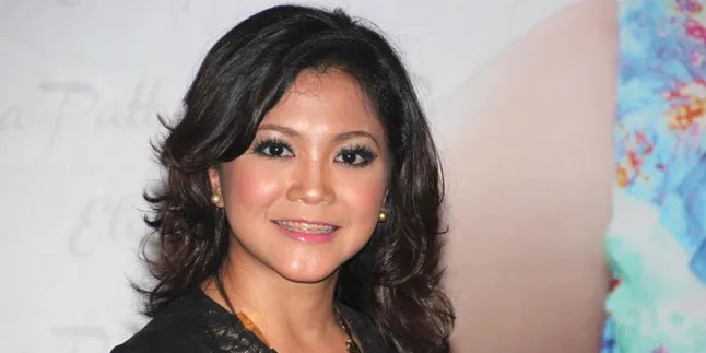 Elva Patty Lolos Grand Final 15 Besar Festival Nyanyi Internasional
