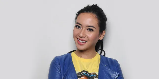 Elvira Devinamira Beradegan Mesra di Film, Sang Pacar Cemburu?
