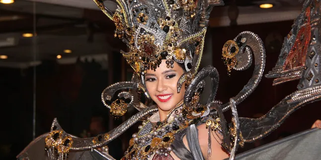 Elvira Devinamira Masuk 5 Besar Best Costume Miss Universe Elvira Devinamira Masuk 5 Besar Best Costume Miss Universe