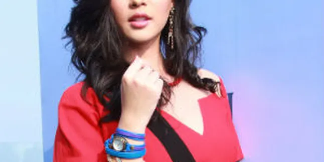 Elvira Devinamira: Yuk Rawat Indahnya Pesona Indonesia!