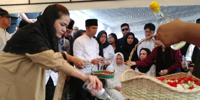 Emil Dardak Ungkap Jika Sang Adik Memang Jarang Mengecek Kesehatannya Emil Dardak Ungkap Jika Sang Adik Memang Jarang Mengecek Kesehatannya