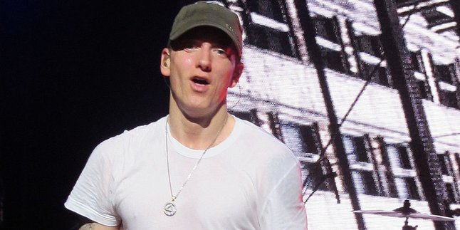 Eminem Umumkan Tracklist Album 'REVIVAL' dan Sederet Kolaborator Tersohor!