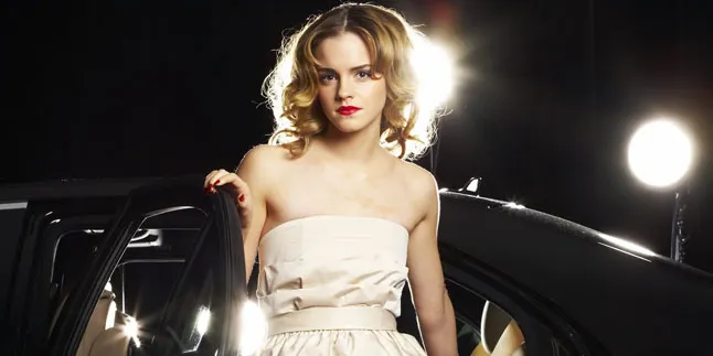 Emma Watson Akui Masih Gugup Saat Berjalan di Red Carpet Emma Watson Akui Masih Gugup Saat Berjalan di Red Carpet