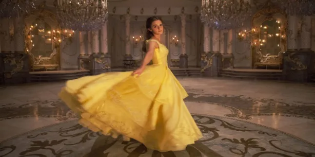 Emma Watson Berbagi Poster 'BEAUTY AND THE BEAST' Yang Stunning