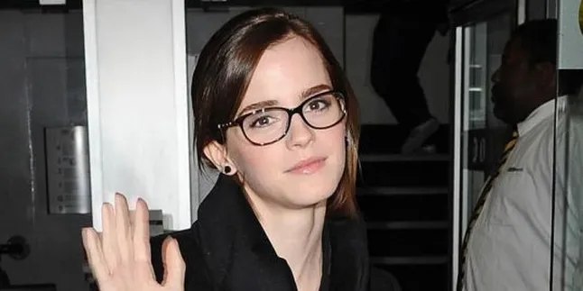 Emma Watson Sering Disangka Anak 12 Tahun!