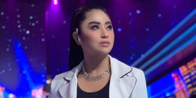 Emosi Berat! Dewi Perssik Ungkap Sederet Akun Haters yang Fitnah Dirinya Sebagai Pelakor