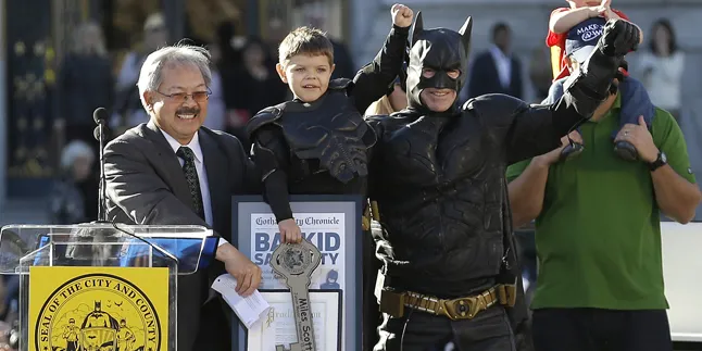 Emosional! Trailer 'BATKID' Selamatkan Kota Ini Bikin Mewek Emosional! Trailer 'BATKID' Selamatkan Kota Ini Bikin Mewek