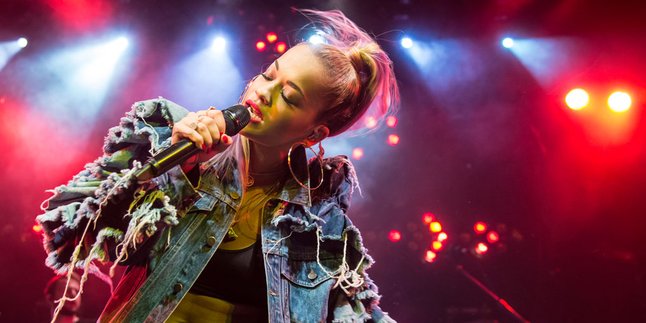 Empat Nama Top Berada di Belakang Album Baru Rita Ora