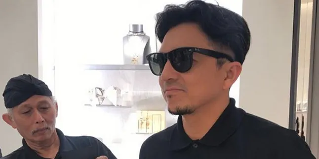 Emran Calon Suami Laudya Cynthia Bella Tunjukkan Malaysia dan Indonesia Bisa Akur Emran Calon Suami Laudya Cynthia Bella Tunjukkan Malaysia dan Indonesia Bisa Akur