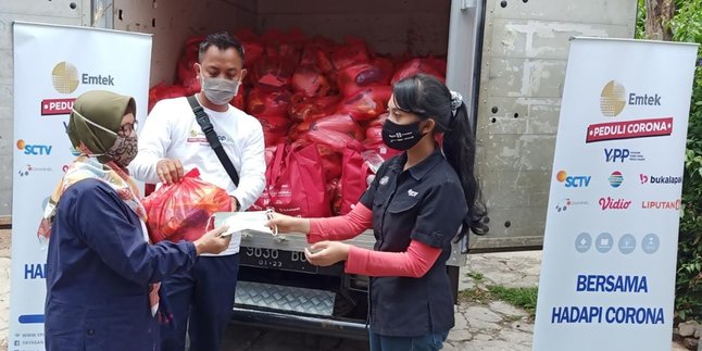 EMTEK Peduli Corona Serahkan Ratusan APD dan Masker Kain ke Rumah Sakit di Depok