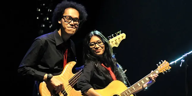 Endah N Rhesa Lakukan Adegan Suami Istri di Panggung Jak Jazz 2013