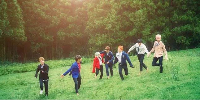 Enerjik dan Colorful! BTS Comeback Dengan 'Run' di MAMA 2015 Enerjik dan Colorful! BTS Comeback Dengan 'Run' di MAMA 2015
