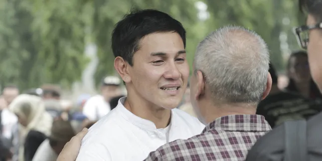 Enggan Bikin Repot, Ibunda Vino G Bastian Sudah Siapkan Kain Kafan Sendiri Enggan Bikin Repot, Ibunda Vino G Bastian Sudah Siapkan Kain Kafan Sendiri
