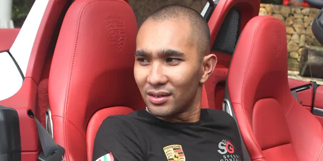 Enji: Harusnya Suami Ditemani Istri, Bukan Suami Yang Ikut Istri Enji: Harusnya Suami Ditemani Istri, Bukan Suami Yang Ikut Istri