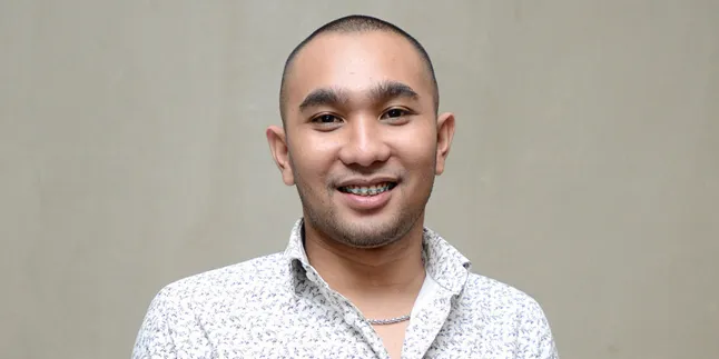 Enji Tak Mau Komentari Hubungan Ayu Ting Ting dan Shaheer Sheikh Enji Tak Mau Komentari Hubungan Ayu Ting Ting dan Shaheer Sheikh