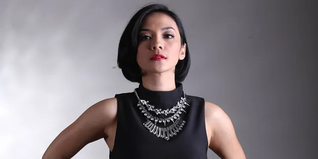 Lewat Youtube, Enno Lerian Kenalkan Lagu-Lagunya Pada Anaknya