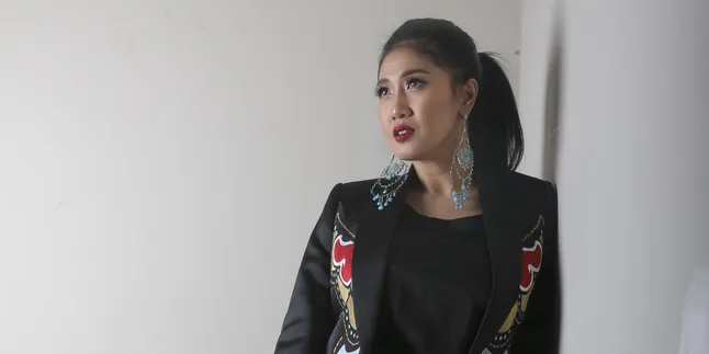 Erie Suzan Ditantang Zizi Kirana Kolaborasi Dangdut