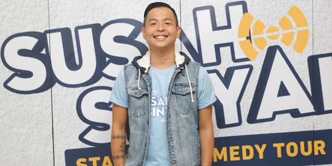 Ernest Prakasa Akui Tiket Selalu Habis di 'SUSAH SINYAL' Stand Up Comedy Tour