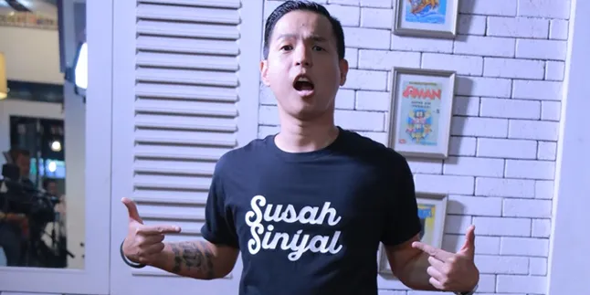 Ernest Prakasa Garap Film 'SUSAH SINYAL', Ini Deretan Pemainnya Ernest Prakasa Garap Film 'SUSAH SINYAL', Ini Deretan Pemainnya