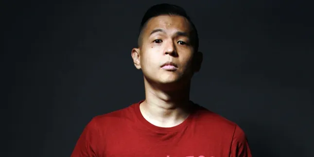 Ernest Prakasa Sempat Ragu Jadi Sutradara di 'NGENEST' Ernest Prakasa Sempat Ragu Jadi Sutradara di 'NGENEST'