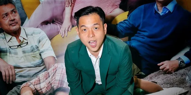 Ernest Prakasa Siap Rayakan Tahun Baru di Luar Negeri bersama Keluarga Ernest Prakasa Siap Rayakan Tahun Baru di Luar Negeri bersama Keluarga