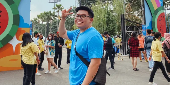 Erwin Putra Seru-seruan Bareng Sederet Artis Ternama di We The Fest 2022, Mulai dari Afgan Hingga Raisa!
