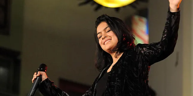 Eva Celia Siap Bikin Ayah Bangga di Diva vs Divo